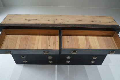 引き出し12杯の収納棚