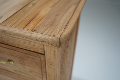 引き出し15杯の収納棚