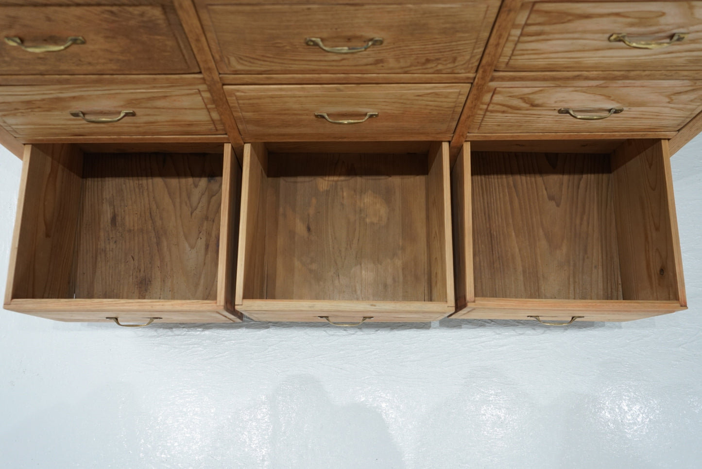 引き出し15杯の収納棚