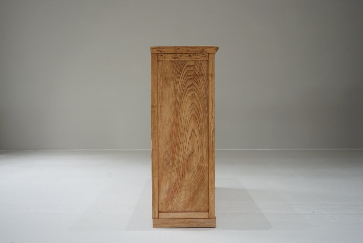 引き出し15杯の収納棚