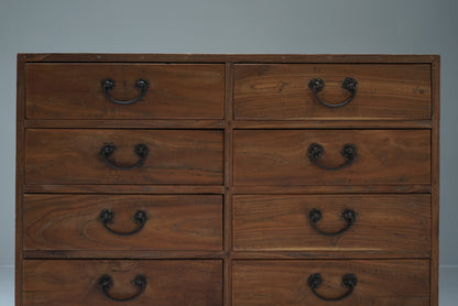 引き出し14杯の収納棚