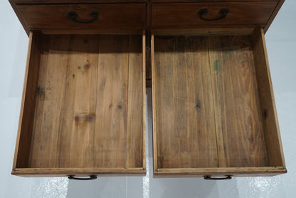 引き出し14杯の収納棚