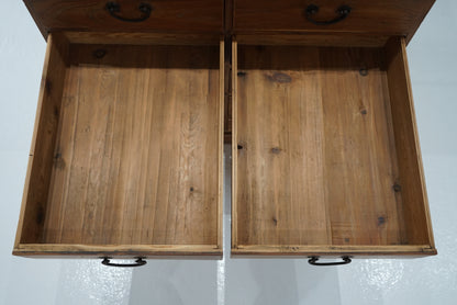 引き出し14杯の収納棚