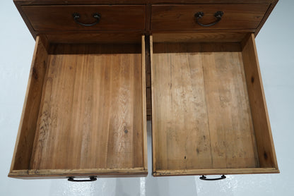 引き出し14杯の収納棚