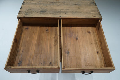 引き出し14杯の収納棚