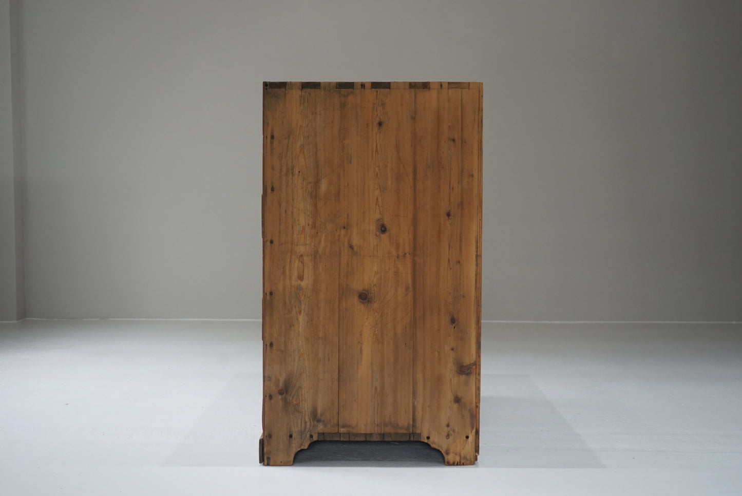 引き出し14杯の収納棚