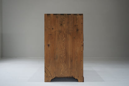 引き出し14杯の収納棚