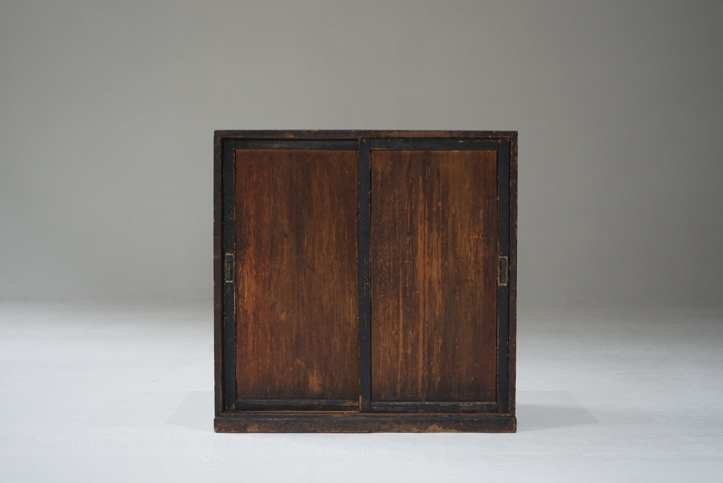 Storage shelf