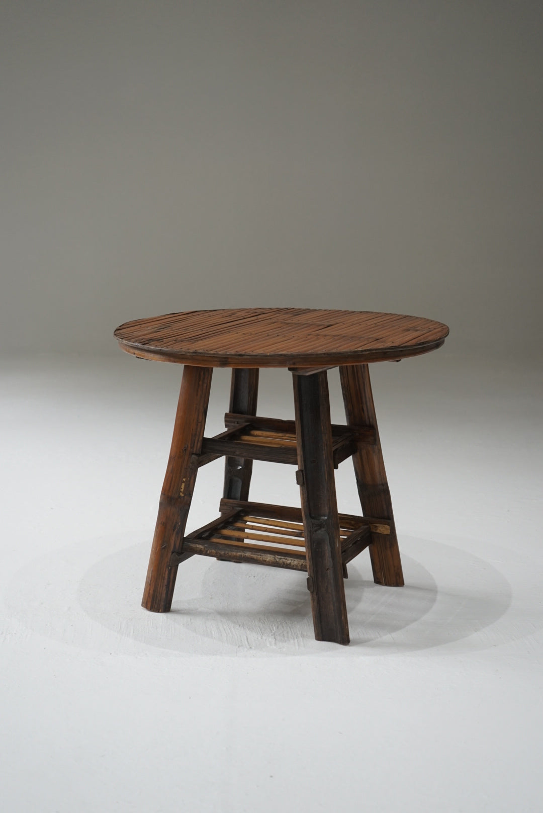 バンブーラウンドテーブル