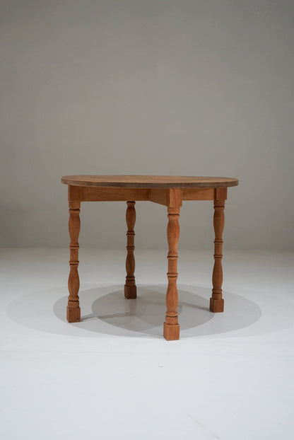 ラウンドテーブル