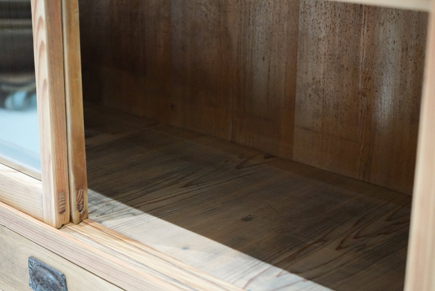 引き出し12杯の収納棚