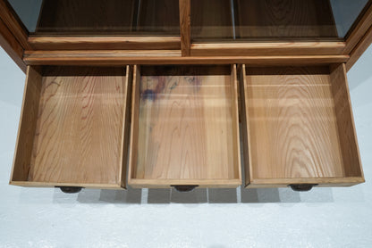 引き出し12杯の収納棚