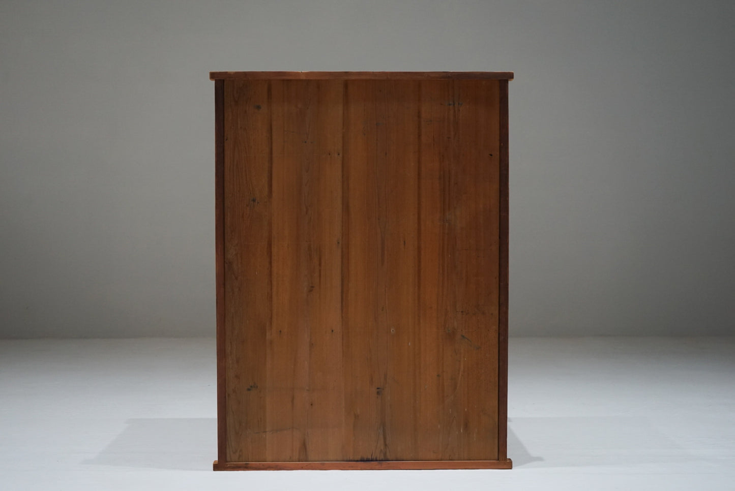 引き出し12杯の収納棚