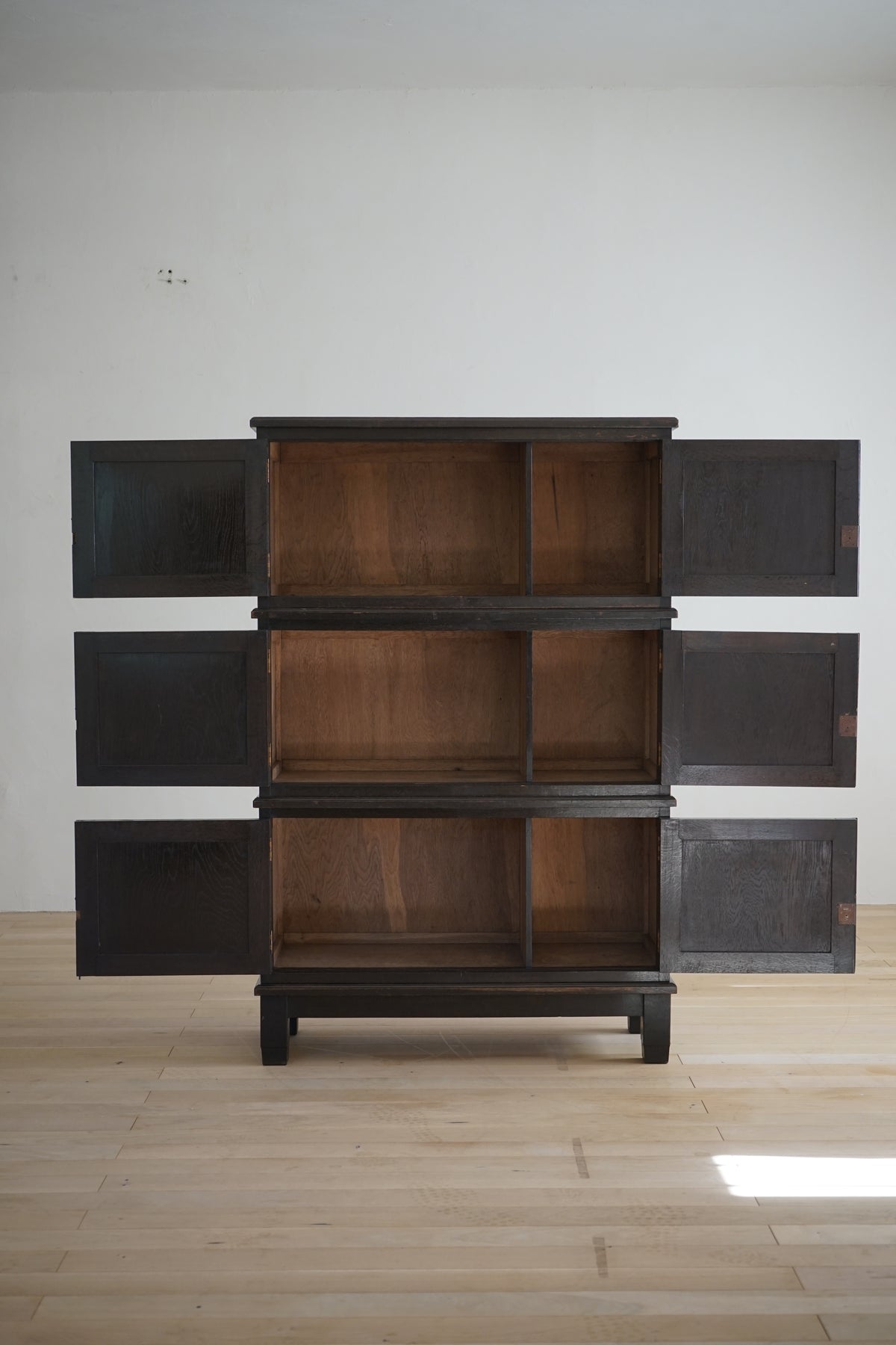 Storage shelf