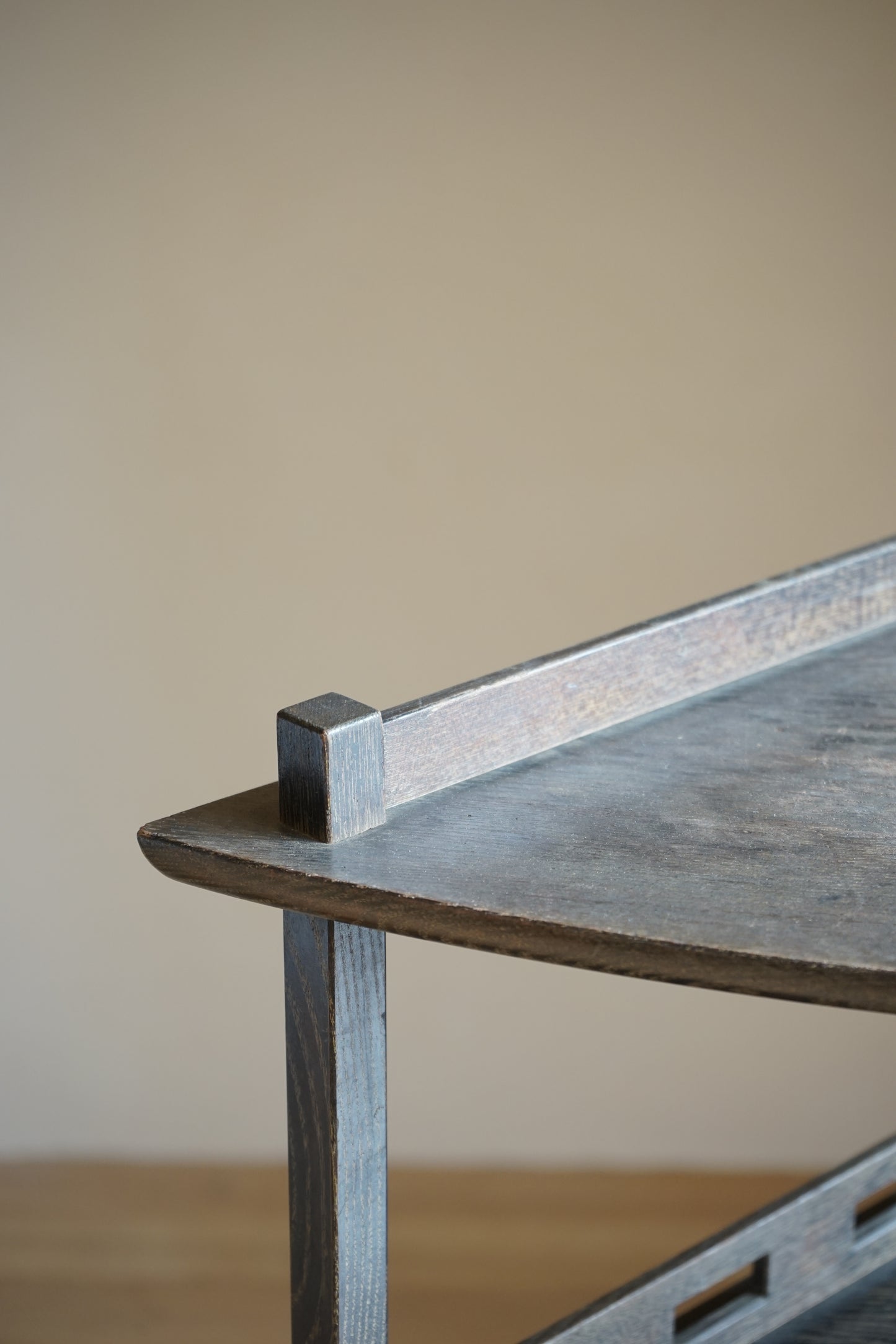 Corner rack
