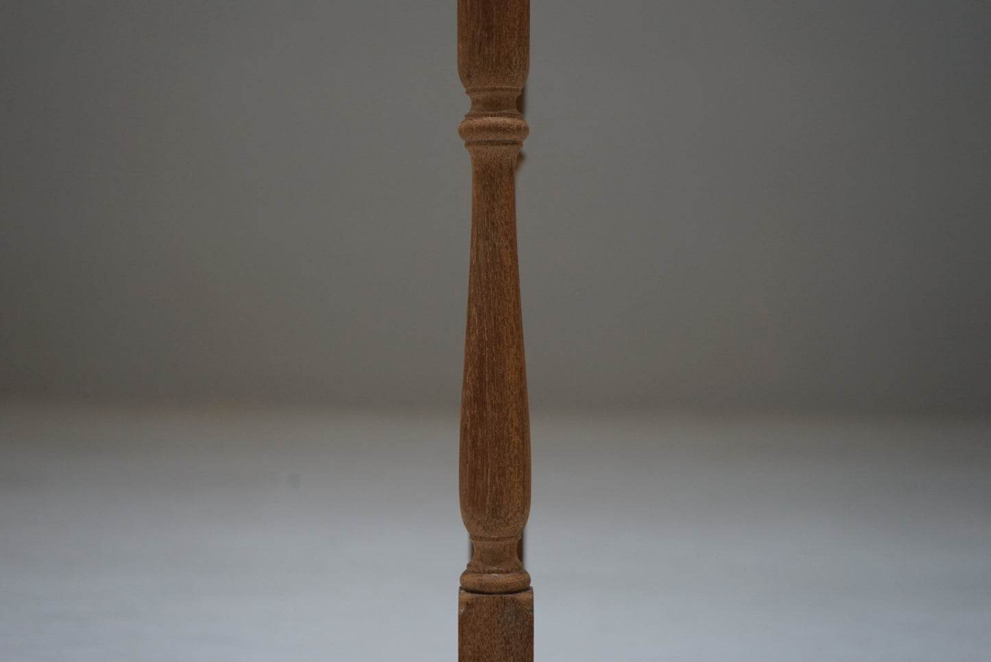 サイドテーブル