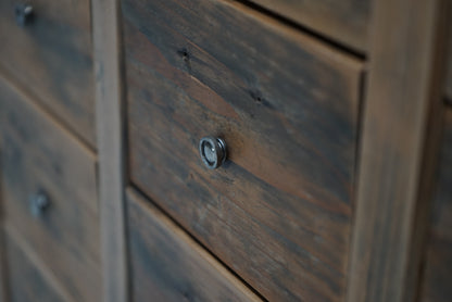 引き出し22杯の収納棚