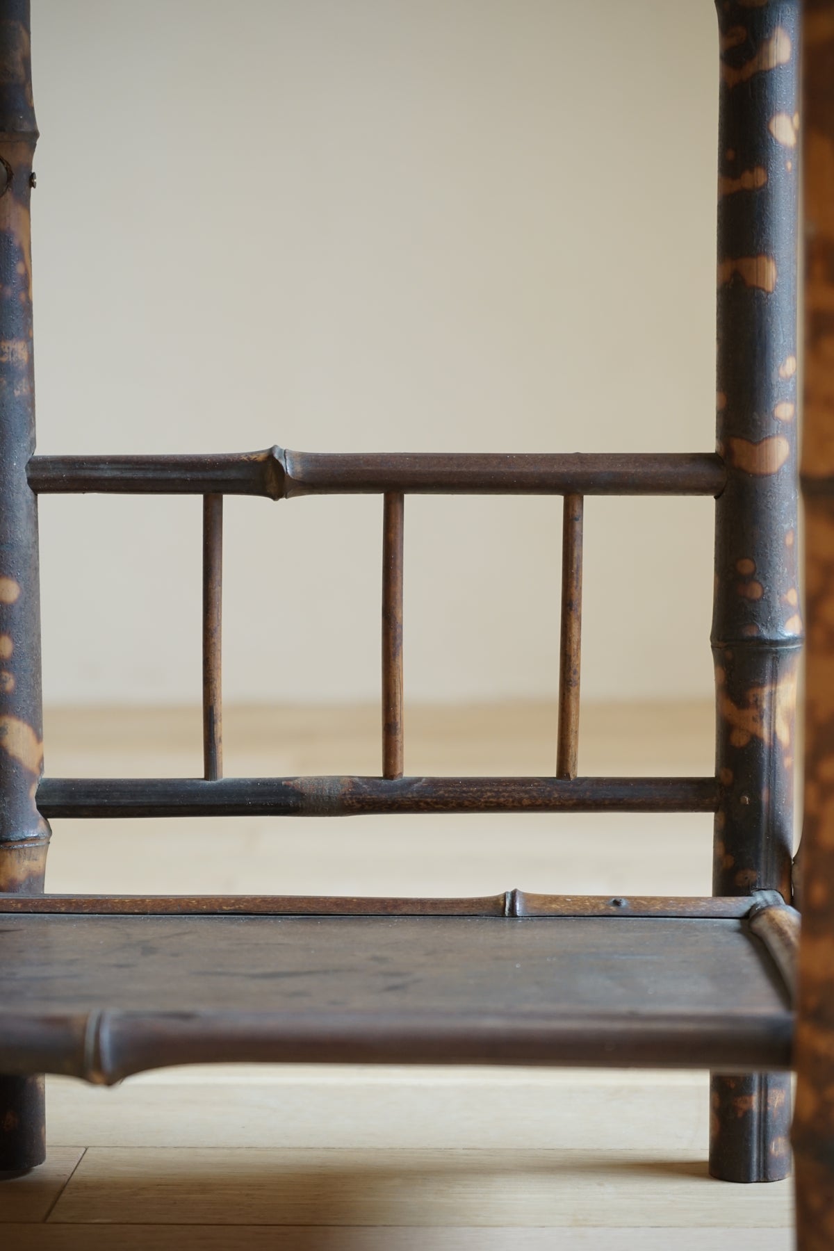 Display shelves