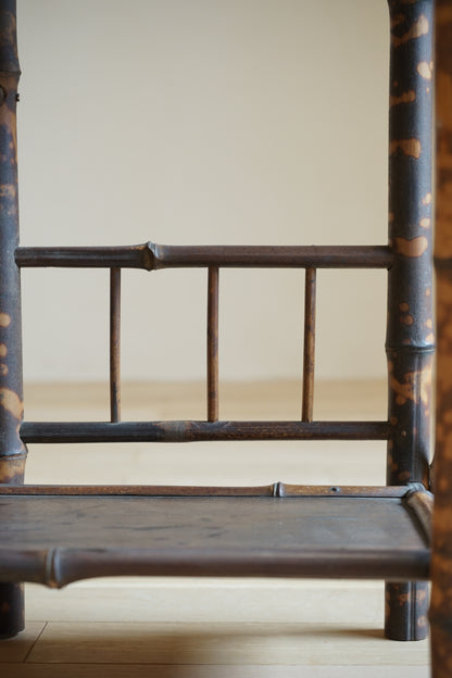 Display shelves