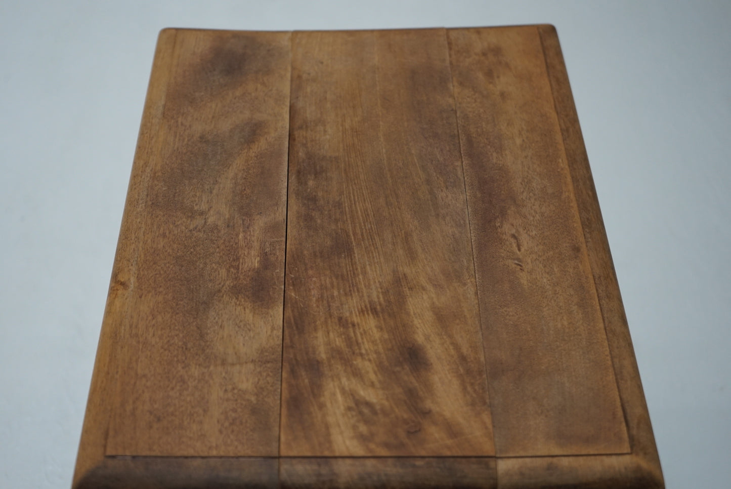 サイドテーブル