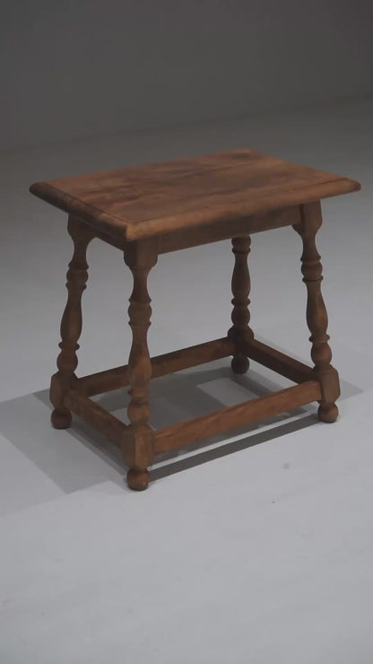 サイドテーブル